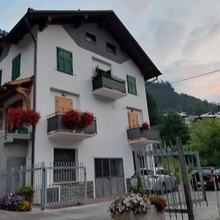 Casa Stefani Apartment คอมเมซซาดูรา ภายนอก รูปภาพ